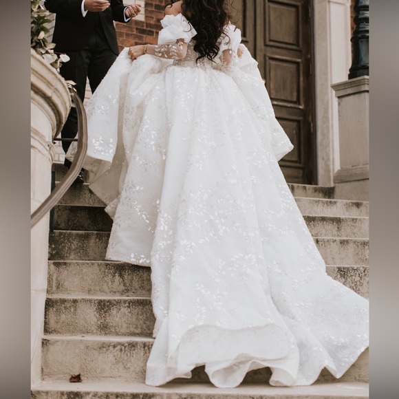 Wedding dress gown - Picture 2 of 8